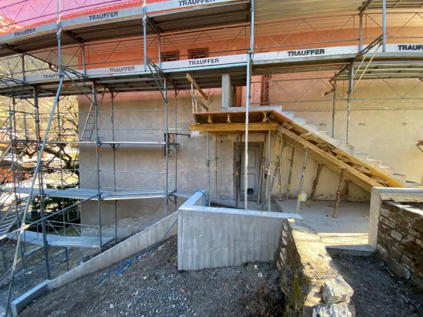 Umbau Pfarrhaus 2022 (Foto: Corina Beetschen) Umbau Pfarrhaus 2022 (Foto: Corina Beetschen)